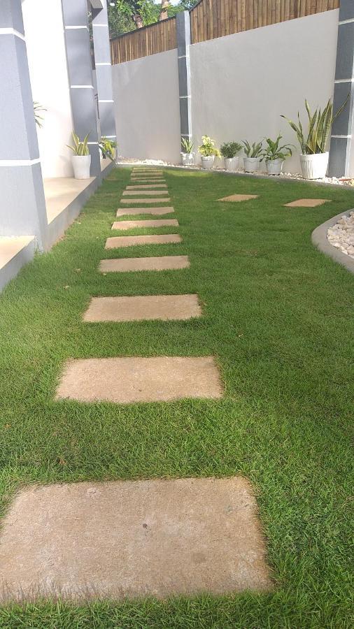 Ub Home Dauis Luaran gambar