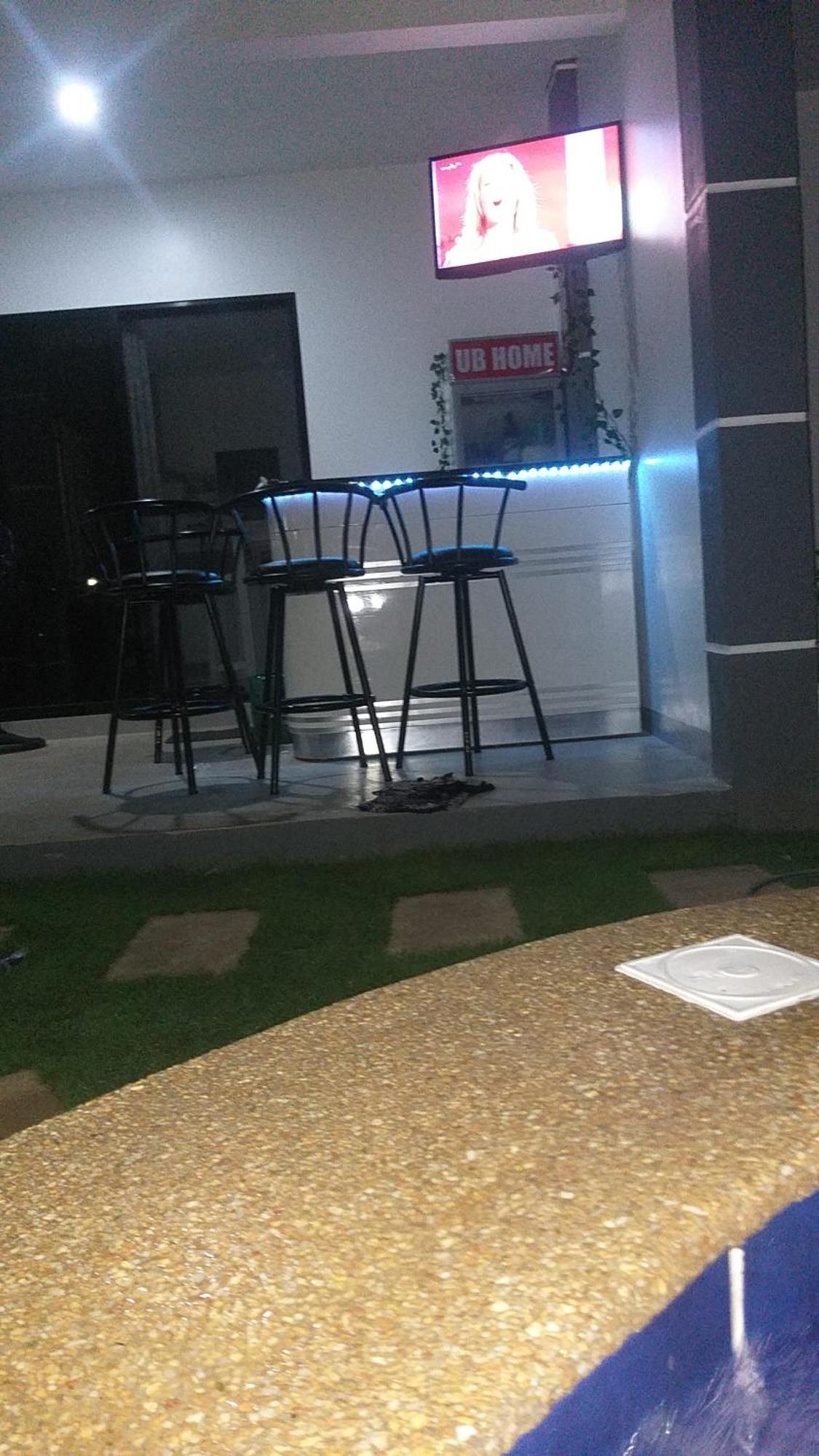 Ub Home Dauis Luaran gambar